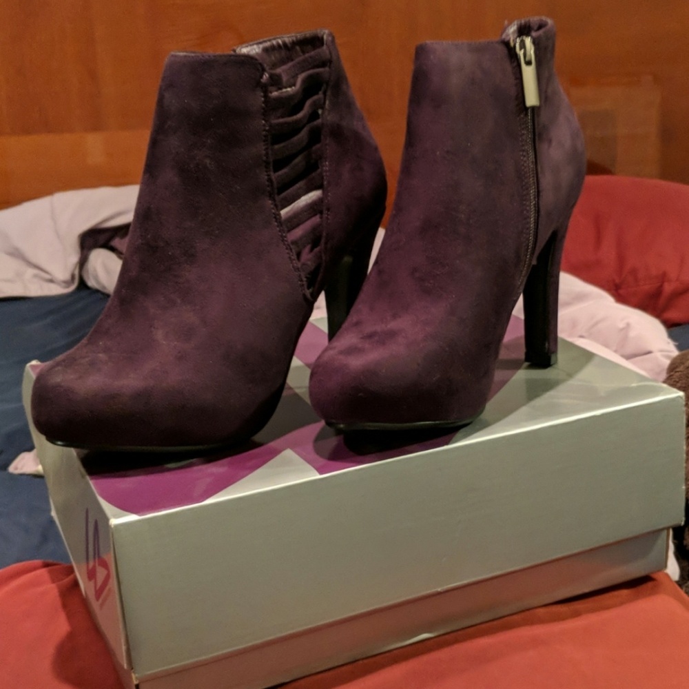 Boots - Picture 2 of 2